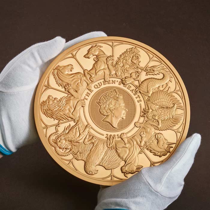 The Royal Mint unveils its largest coin in its 1,100-year history – a 10 kilo gold ‘Masterwork’