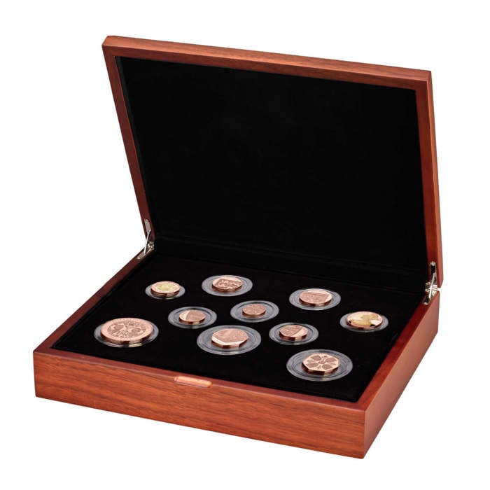Her Majesty Queen Elizabeth II 2022 UK Gold Proof Memorial Coin Set 