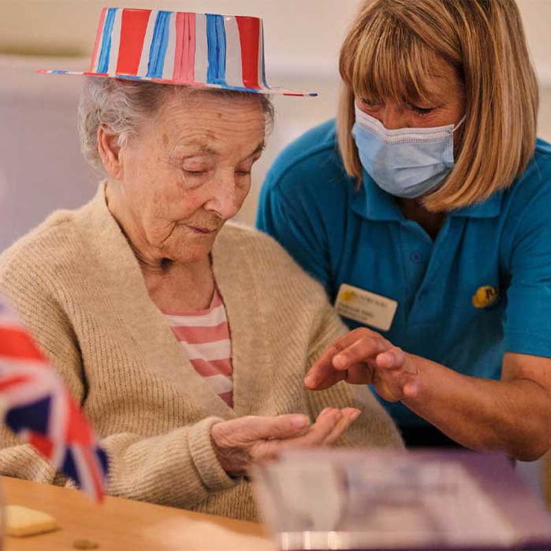 The Royal Mint Museum Celebrates The Platinum Jubilee With Reminiscence Boxes And Party Packs For UK Care Homes