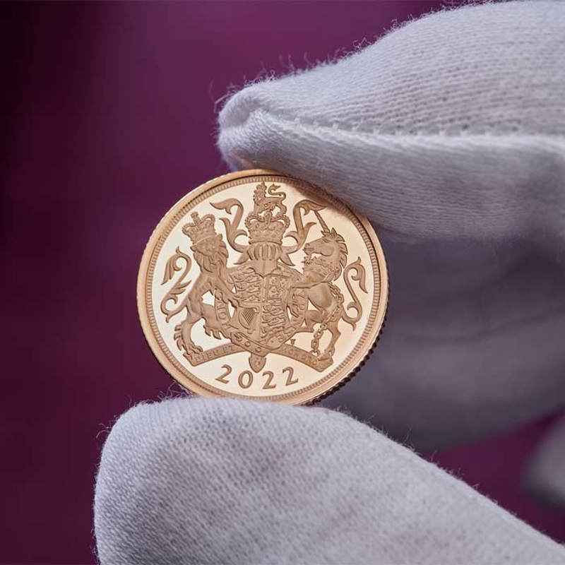 The Royal Mint unveils the 2022 Sovereign - the first coin  in its Platinum Jubilee collection