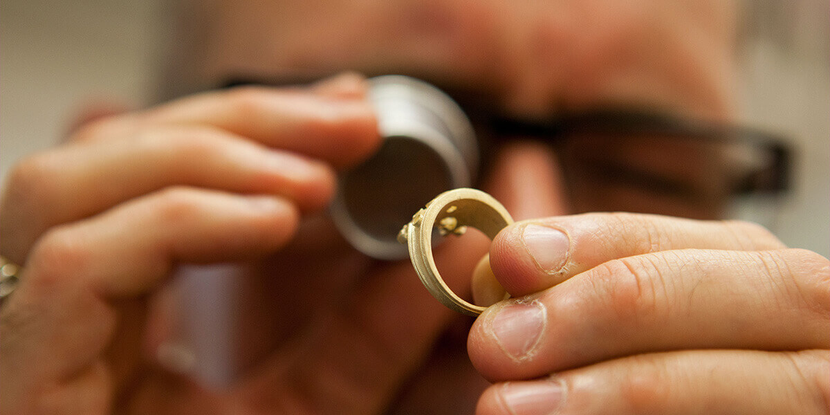 How to Tell if Gold is Real 1